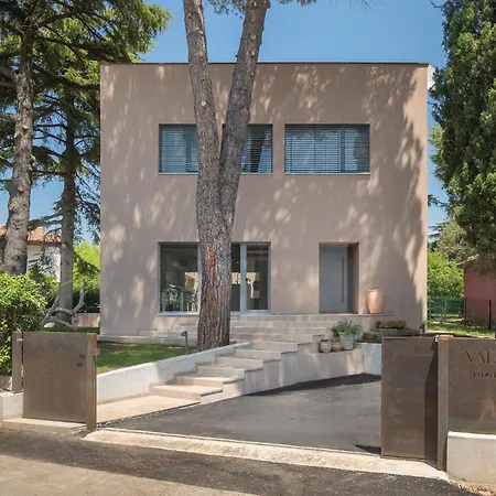 3 Bedroom Gorgeous In Novigrad بيت للعطل